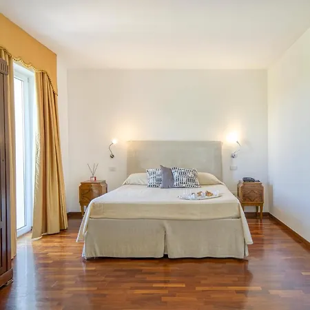 La Corte מלון מטרה